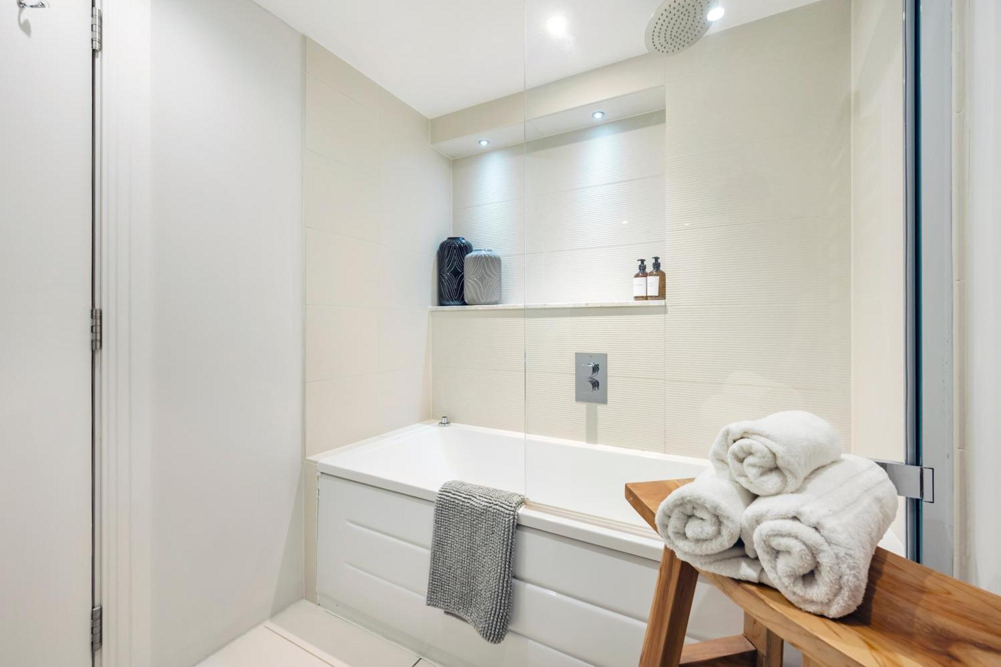 伦敦Aircon 2 Bedr, 3 Beds, 2 Bath Covent Garden, Subway公寓 外观 照片